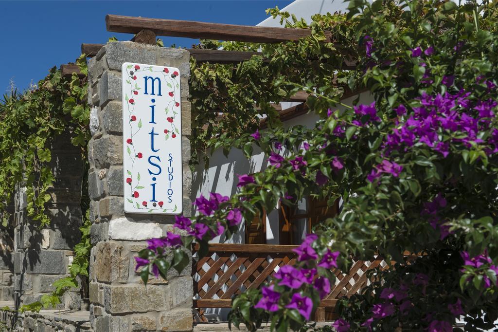 Mitsi Studios Nausa Exteriér fotografie
